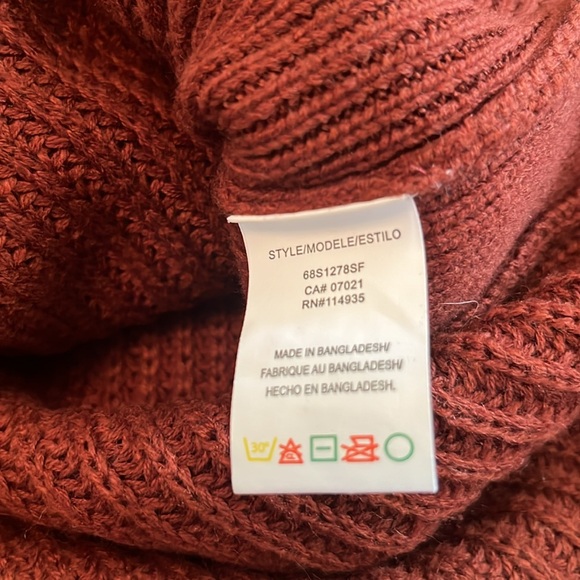 R D Style Long Sleeve Sweater. NWOT - Picture 6 of 9